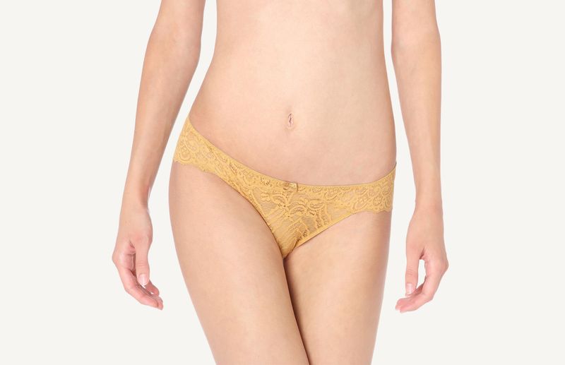 SI89P1_9972_1-CUECA-EM-RENDA-DE-CINTURA-DESCIDA