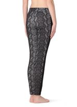 MODP0905_045C_2-LEGGINGS-COM-ESTAMPADO-DE-PITAO-E-FAIXAS