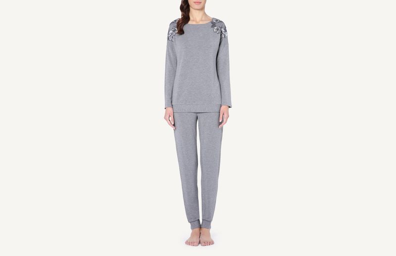 PLD776_976_1-PIJAMA-COMPRIDO-BORDADOS-FLORAIS