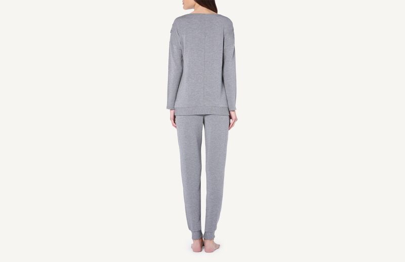 PLD776_976_2-PIJAMA-COMPRIDO-BORDADOS-FLORAIS
