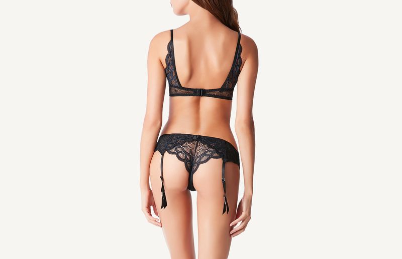 RGC1203-019---Look_back