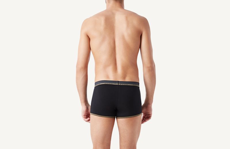 SBU724-6193---Look_back