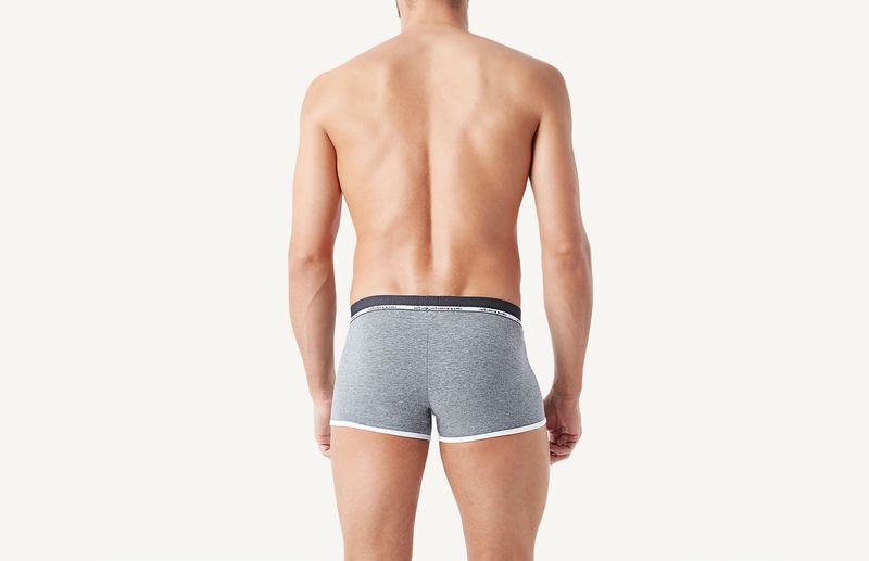 SBU724-6194---Look_back