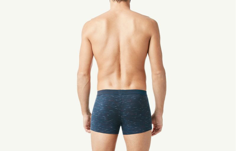 SBU743_wear_800_BI