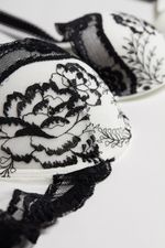 RPD1372_4718_8-VERY-BEAUTIFUL-DOTS-BOUQUET