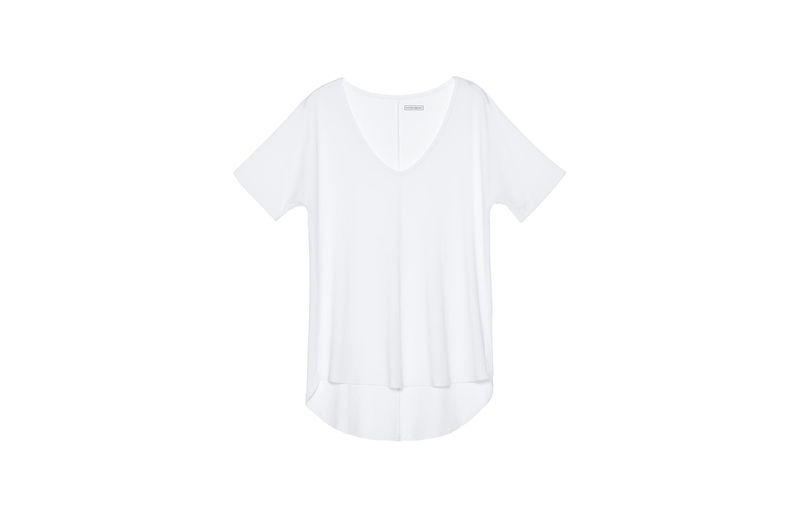 CM111F_001_10-CAMISOLA-DE-MANGA-CURTA-EM-MODAL-COM-DECOTE-EM-V
