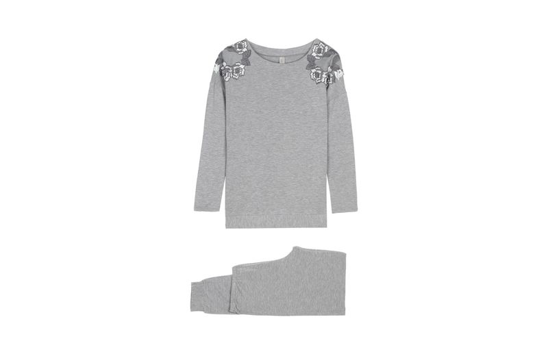 PLD776_976_10-PIJAMA-COMPRIDO-BORDADOS-FLORAIS