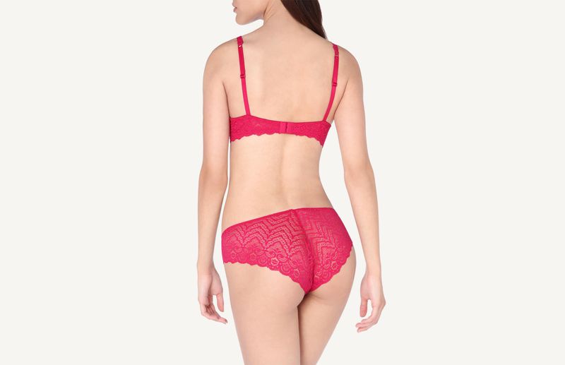 SI89P1_9884_2-CUECA-EM-RENDA-DE-CINTURA-DESCIDA