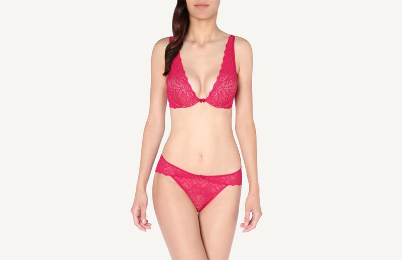 SI89P1_9884_3-CUECA-EM-RENDA-DE-CINTURA-DESCIDA