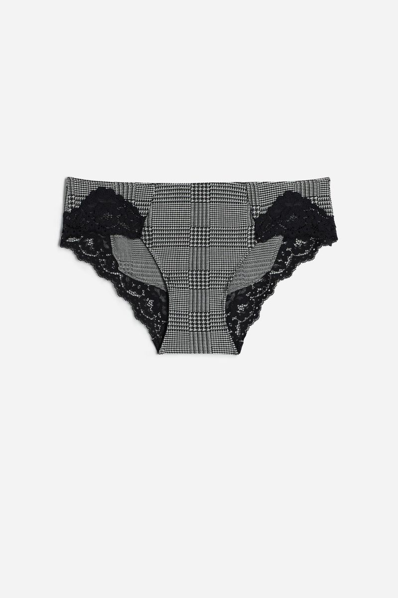 SID1354_269I_10-WALES-PRINCES-KNICKERS