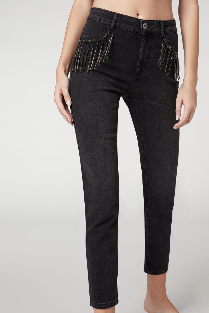 MODP1017_4679_V2_3-JEANS-EM-DENIM-COM-FRANJAS-EM-STRASS