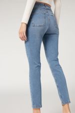 MODP1017_4785_V3_2-JEANS-EM-DENIM-COM-FRANJAS-EM-STRASS
