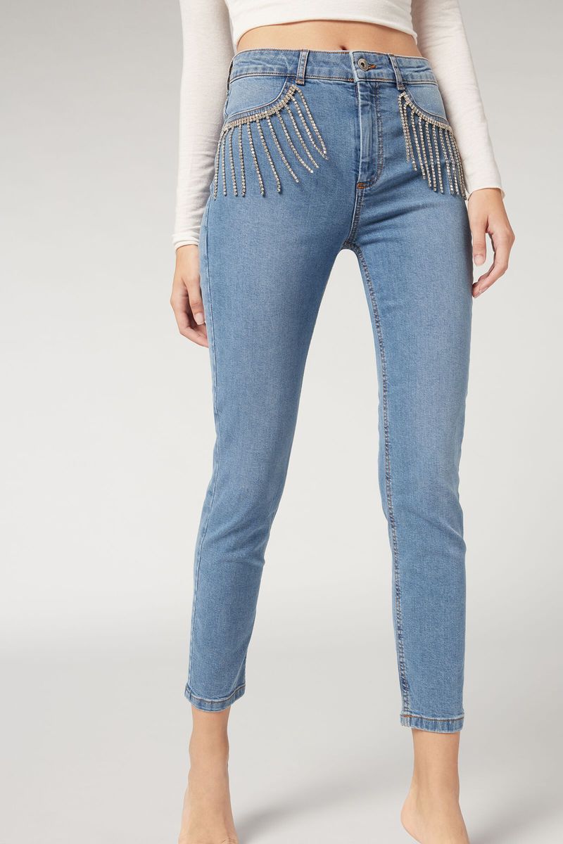 MODP1017_4785_V3_3-JEANS-EM-DENIM-COM-FRANJAS-EM-STRASS