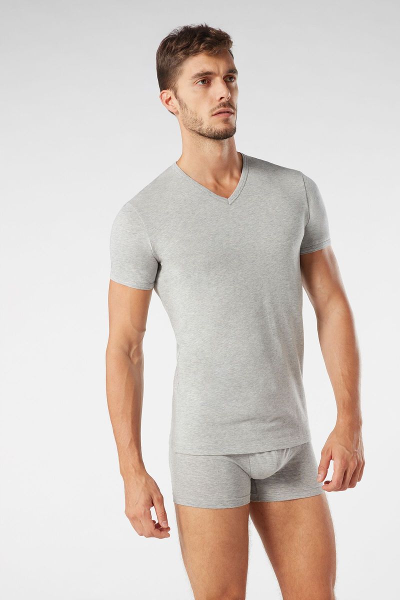 CMU05B_031_1-T-SHIRT-DECOTE-EM-V-EM-ALGODAO-ELASTICIZADO