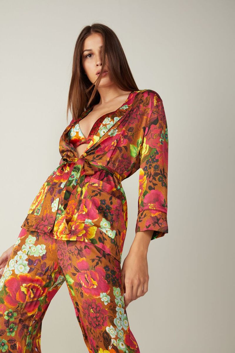 CLD1391_403I_1-CASACO-EM-CETIM-DE-VISCOSE-BLOOMING-SUMMER