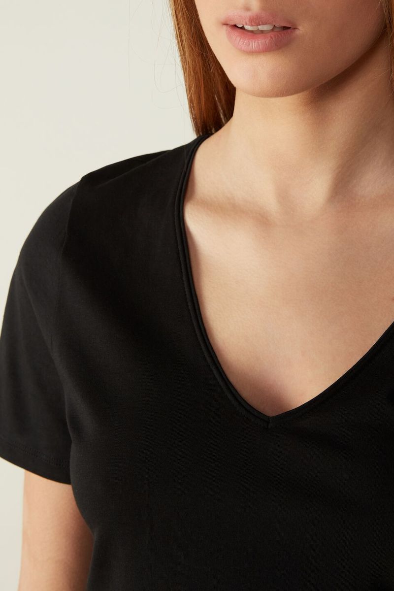 CMD12Z_019_6-CAMISOLA-DE-MANGA-CURTA-EM-ALGODAO-SUPIMA®-ULTRAFRESH-COM-DECOTE-EM-V