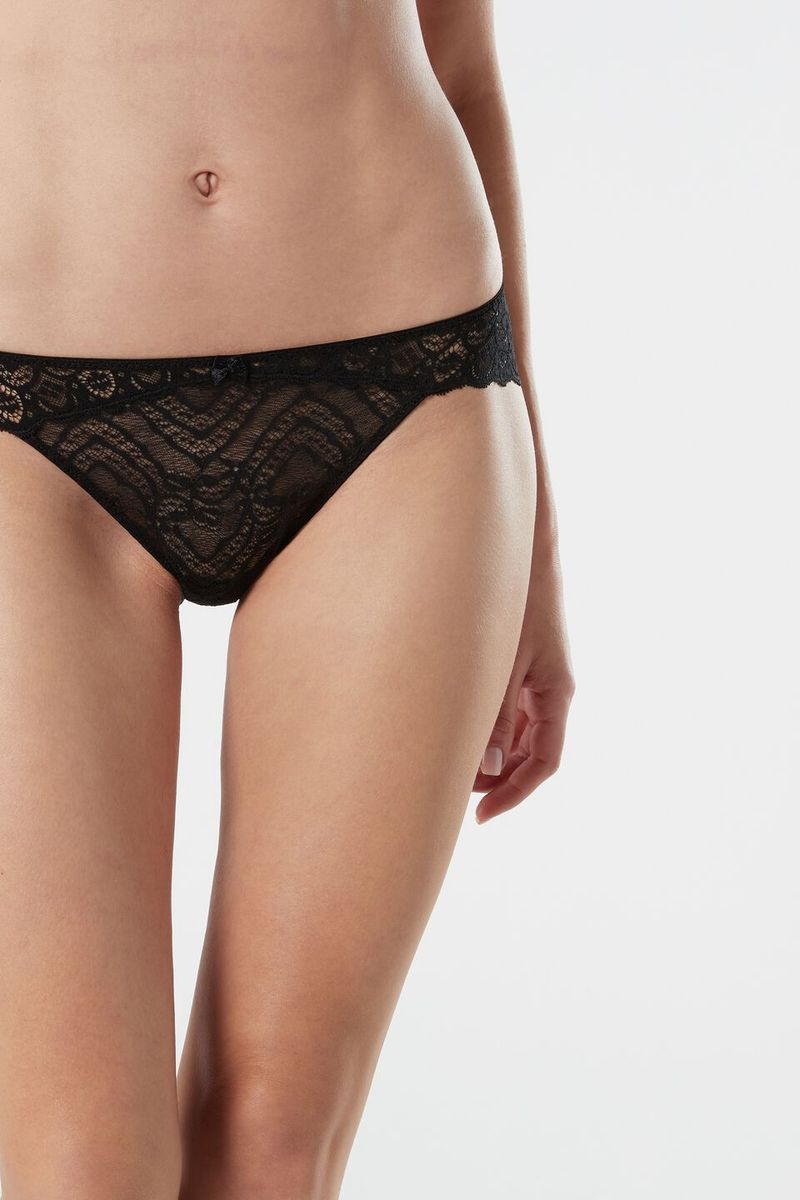 SI89P1_019_3-CUECA-EM-RENDA-DE-CINTURA-DESCIDA