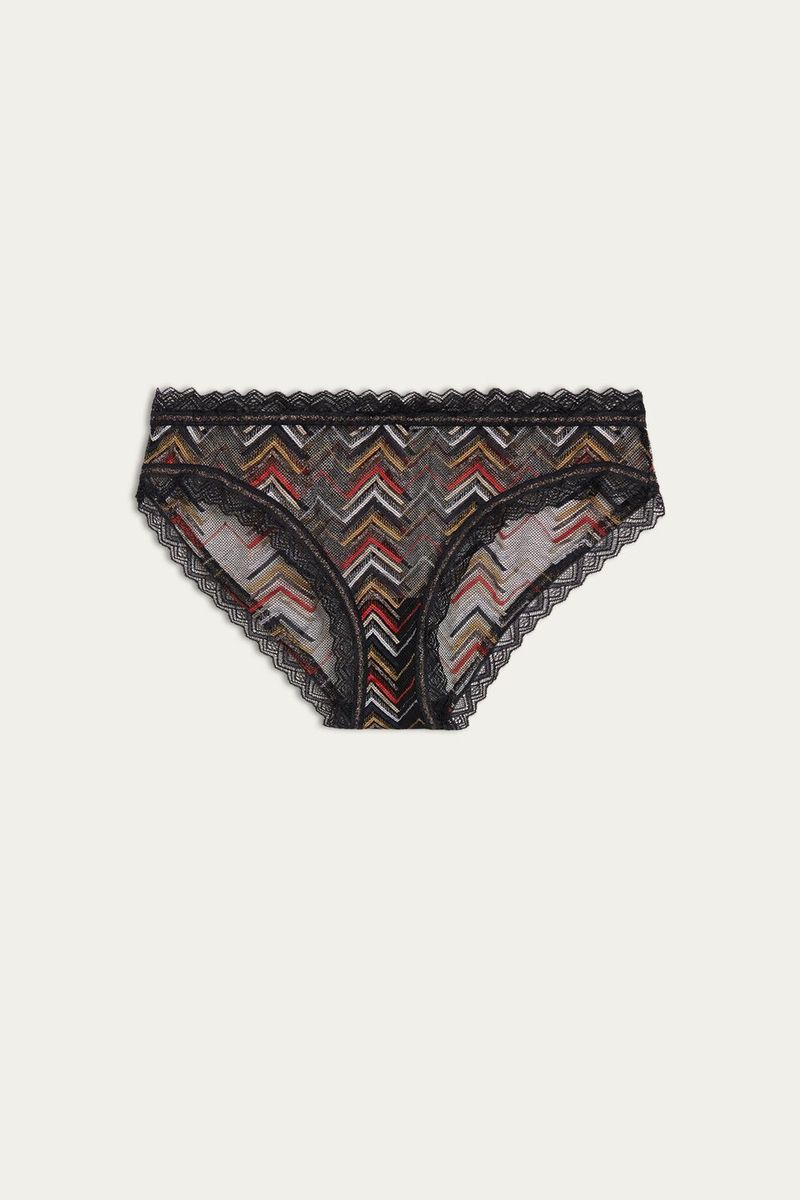 SID1401_495I_10-CUECA-GIRLISH-TWIST