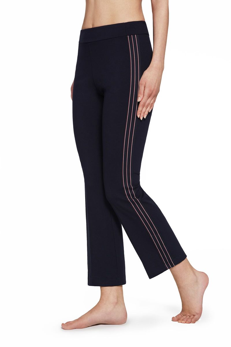 MODP0980_016_3-LEGGINGS-CROPPED-FLARE-COM-APLICACAO-LATERAL