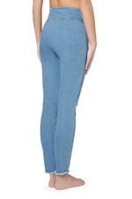 MODP0987_3210_2-LEGGINGS-DENIM-RASGOES-COM-FRANJAS-NA-BAINHA