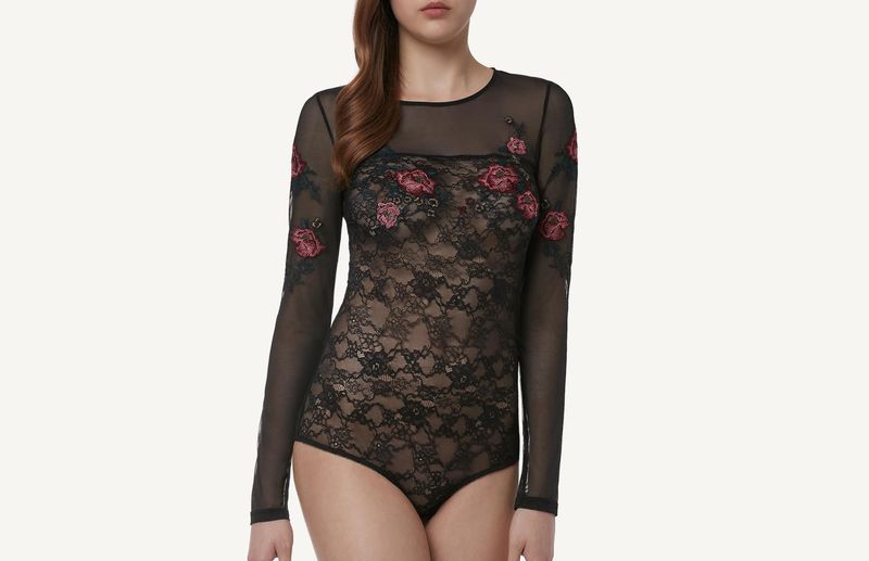 BOD111C_019_1-BODY-MANGA-COMPRIDA-RENDA-E-TULE-COM-BORDADOS