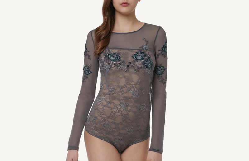 BOD111C_7683_1-BODY-MANGA-COMPRIDA-RENDA-E-TULE-COM-BORDADOS