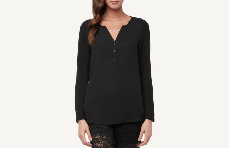 CL109G_019_1-CAMISOLA-DE-MANGA-COMPRIDA-COM-BOTOES-DOURADOS