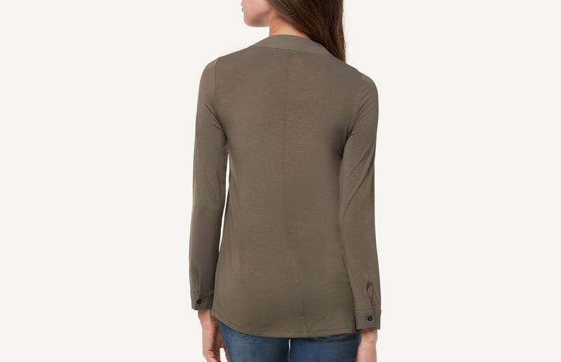 CL109H_6907_2-CAMISA-COM-DECOTE-V