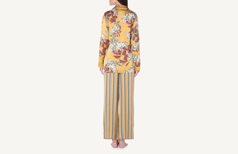 CLD794_067I_4-CASACO-EM-CETIM-DE-VISCOSE-ESTAMPADO