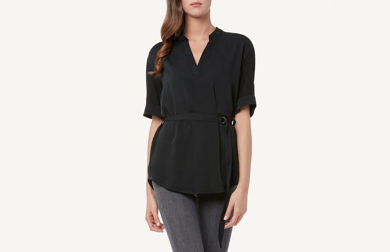 CM107A_019_1-CAMISOLA-COM-DECOTE-EM-V-E-CINTO
