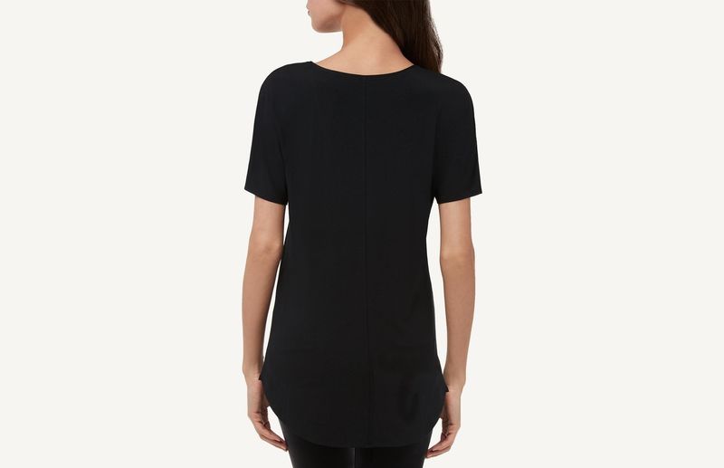 CM111F_019_2-CAMISOLA-DE-MANGA-CURTA-EM-MODAL-COM-DECOTE-EM-V