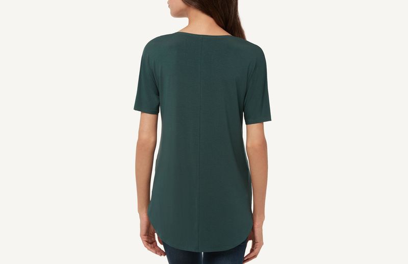 CM111F_7477_2-CAMISOLA-DE-MANGA-CURTA-EM-MODAL-COM-DECOTE-EM-V