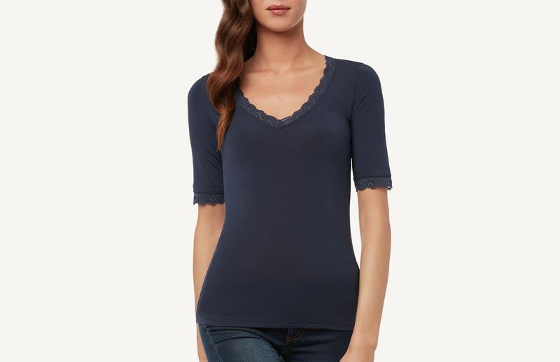 CMD59V_3094_1-CAMISOLA-DE-MANGA-CURTA-EM-MODAL-COM-APLICACOES-EM-RENDA