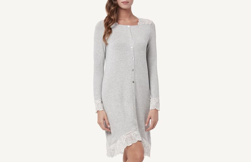 PCN727_031_1-CAMISA-DE-NOITE-ABERTA-COM-RENDA-PLISSADA