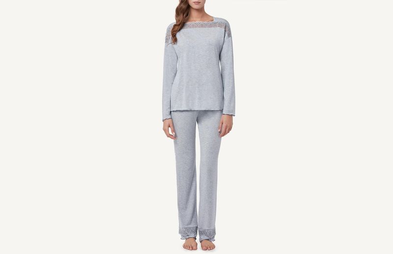 PLD743_6702_1-PIJAMA-COMPRIDO-COM-RENDA-CARRE