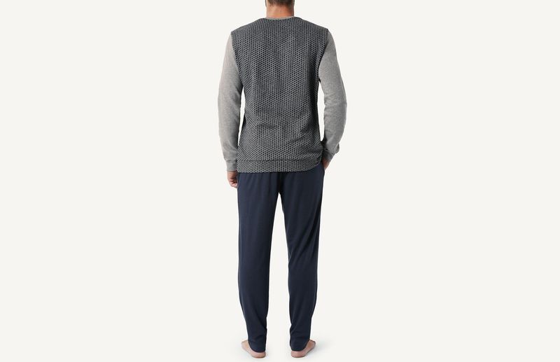 PLU471_7499_2-PIJAMA-COMPRIDO-DE-ALGODAO-COM-FANTASIA-AOS-QUADRADOS