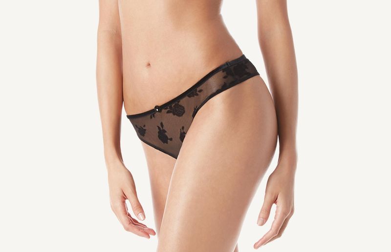 SBD1226_019_1-BRASILEIRA-EM-REDE-DE-TULE-ROSE-FLOCK