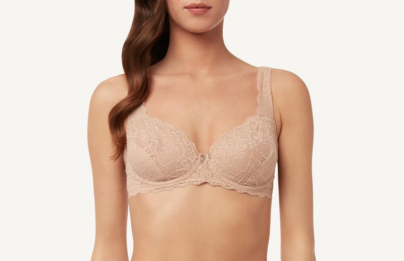 RBD89N_044_1-SOUTIEN-DANIELA-COM-ARO-EM-RENDA