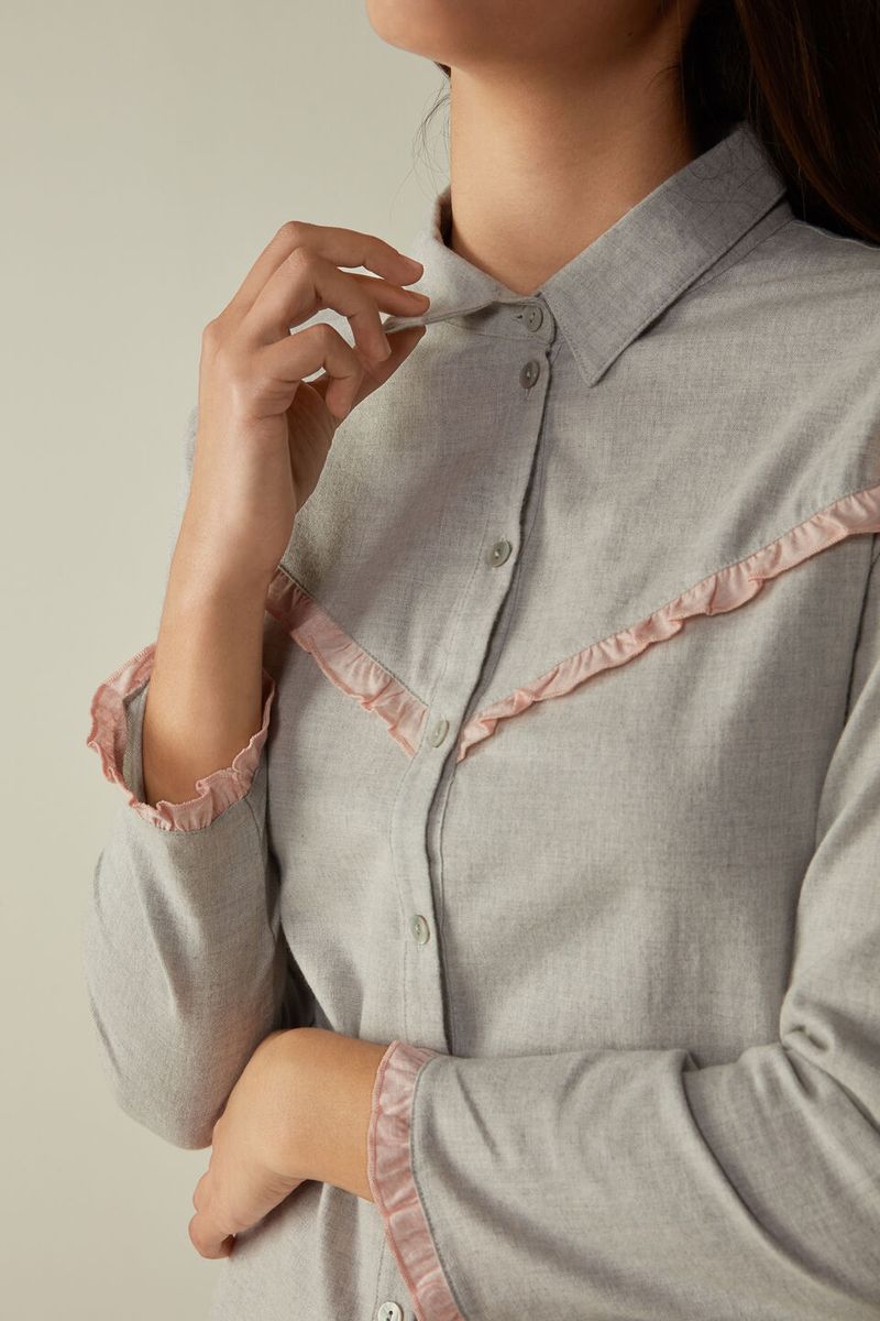 PCN871_833I_6-CAMISA-DE-NOITE-EM-TELA-DE-ALGODAO-ESCOVADO-COTTON-ROUCHES