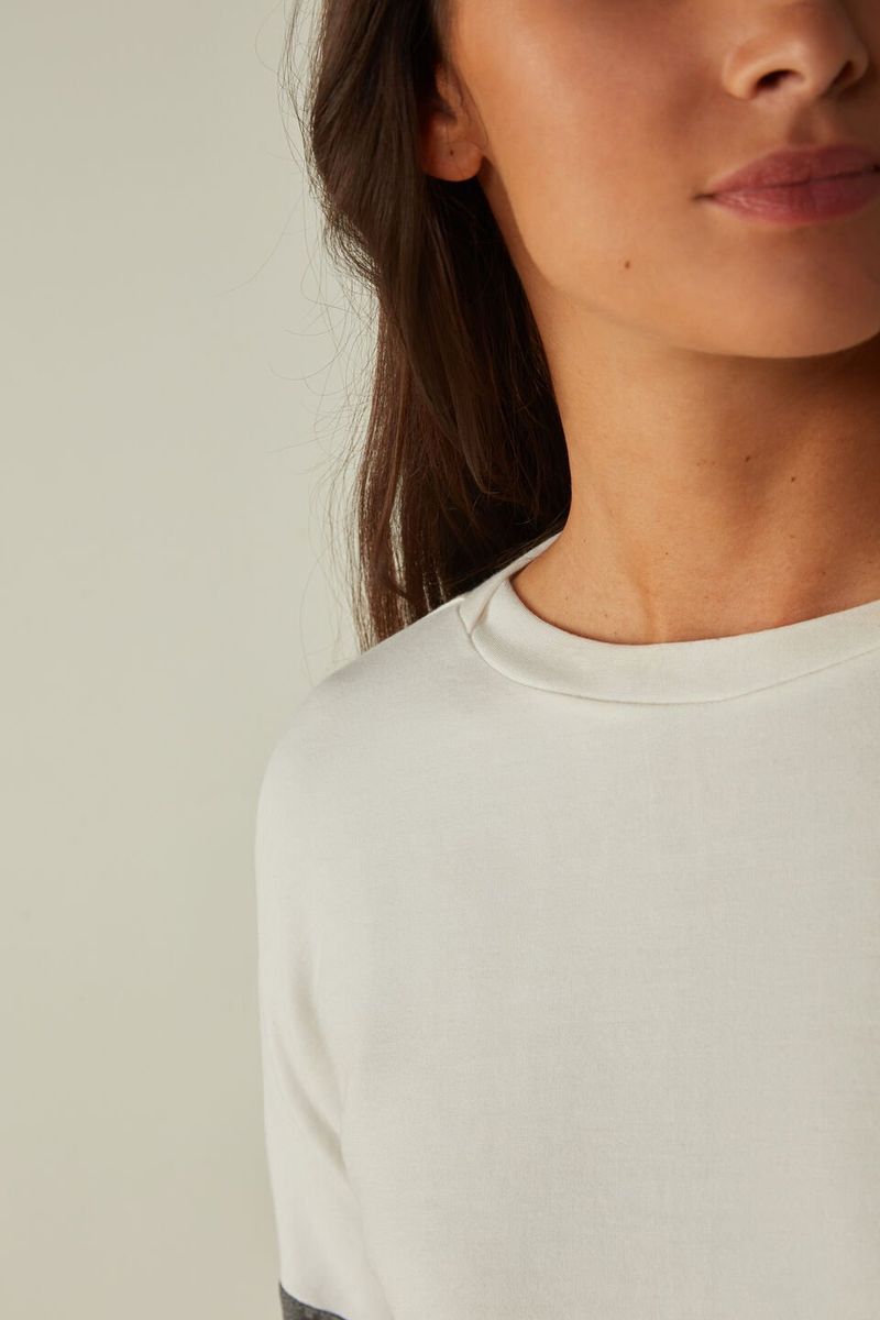 CL2441B_821I_6-CAMISOLA-EM-FELPA-DE-MODAL-COM-LA-COM-DECOTE-EM-BARCO-PRETTY-ICONIC