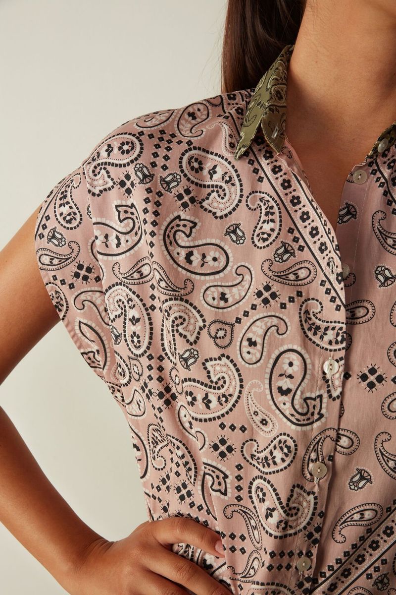 CMD1434_726I_6-CAMISA-EM-TELA-DE-ALGODAO-BANDANA-MANIA