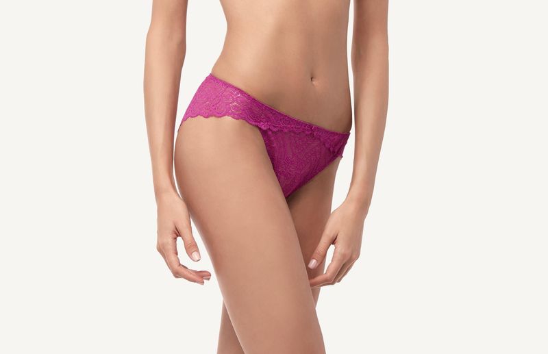 SI89P1_6885_1-CUECA-EM-RENDA-DE-CINTURA-DESCIDA