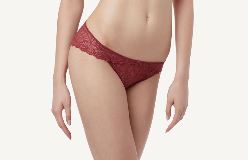 SI89P1_7272_1-CUECA-EM-RENDA-DE-CINTURA-DESCIDA