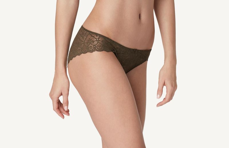 SI89P1_7660_1-CUECA-EM-RENDA-DE-CINTURA-DESCIDA