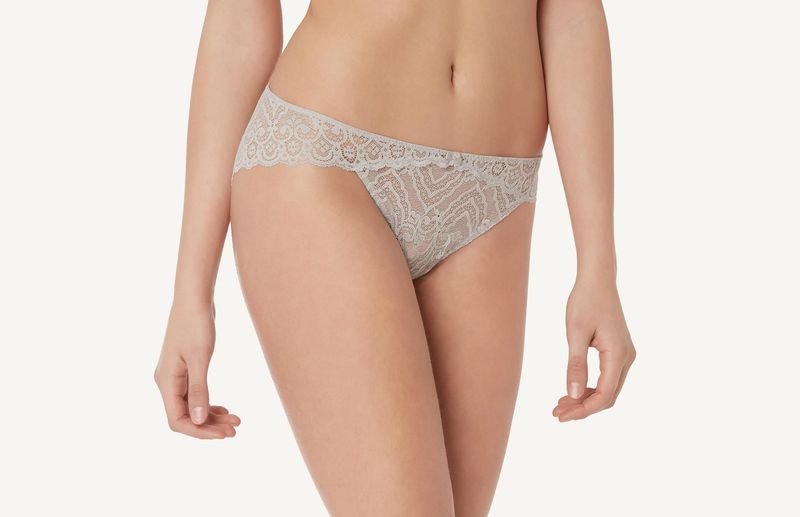 SI89P1_9883_1-CUECA-EM-RENDA-DE-CINTURA-DESCIDA