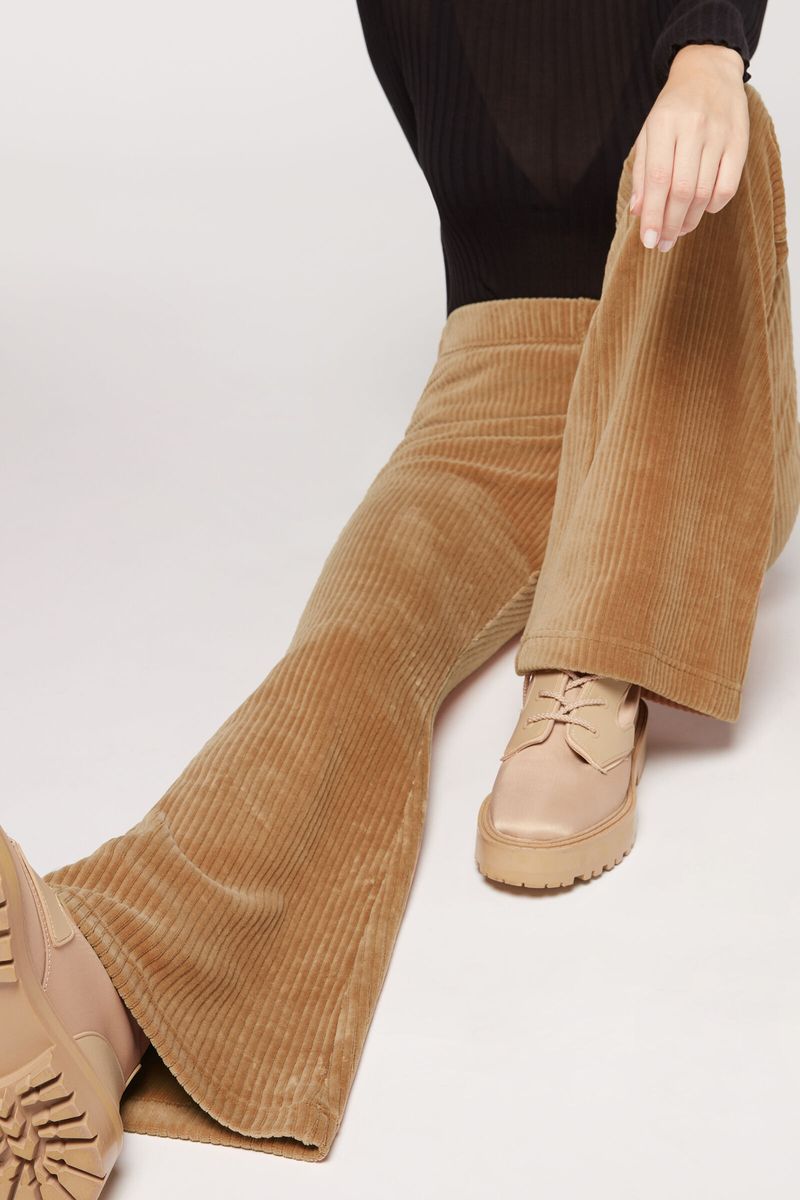 MODP1065_390C_1-LEGGINGS-FLARE-EM-VELUDO