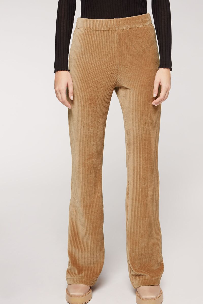 MODP1065_390C_3-LEGGINGS-FLARE-EM-VELUDO
