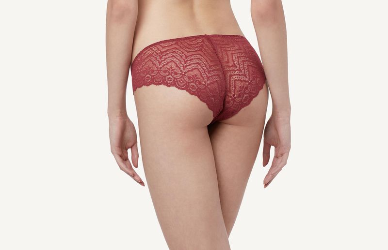 SI89P1_7272_2-CUECA-EM-RENDA-DE-CINTURA-DESCIDA