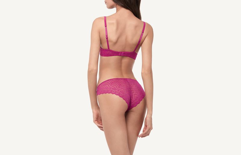 SI89P1_6885_4-CUECA-EM-RENDA-DE-CINTURA-DESCIDA