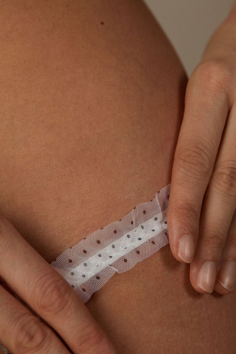 SID2450_4718_6-CUECAS-LITTLE-PLEASURES